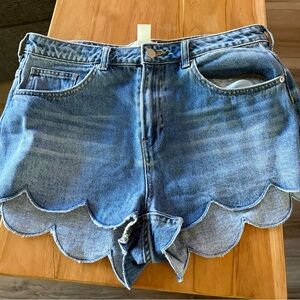 H&M Scalloped Hem Denim Shorts - Light Blue
